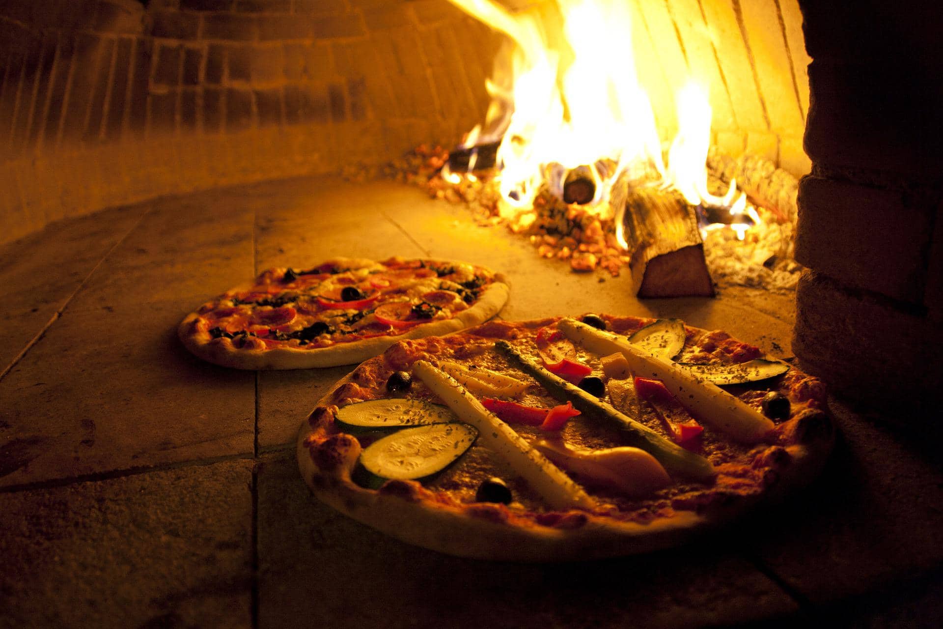 Places to eat Pizza in Manali
