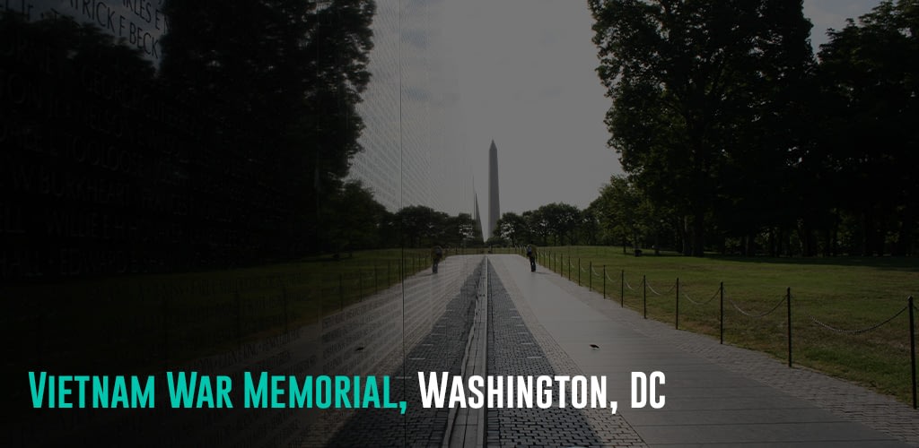 a black wall of names of around 58,318 martyred American soldiers